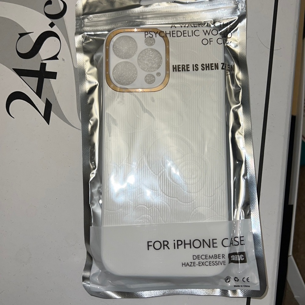 Camilla flower iPhone 13 pro max case NEW